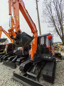 Excavatrice hydraulique Doosan DX60 d'occasion de 6 tonnes, modèle 2022, moteur, engrenages et pompe testés et inspectés, excellent état, prix bas - Product Image 2