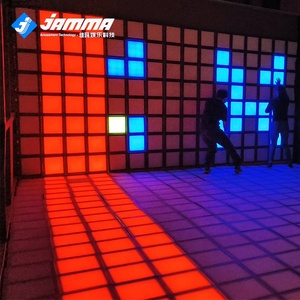 Plateforme de jeu interactive Speed Grid Activate Game Floor Is Lava Super Grid Hopscotch avec projection de pixels pour arène intérieure - Product Image 3