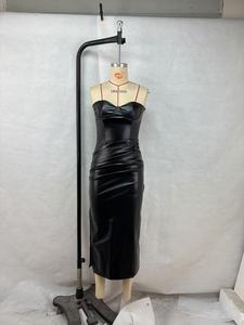 Vestido Sexy Sem Alças em Couro PU Estilo Europeu e Americano com Rendas, Pregas e Fendas - Product Image 6