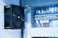 Presse plieuse entièrement électrique de haute précision DA53TX 40T2000 FAGOR avec règle linéaire pour le pliage de boîtiers électroniques de précision