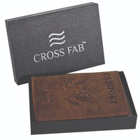 Porte-passeport élégant et fonctionnel avec blocage RFID, doublure en satin, fermeture à boucle, design compact pour des voyages faciles