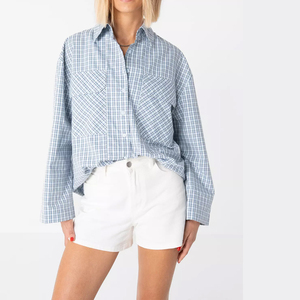 Camisa a Cuadros Azul y Blanco de Manga Larga para Mujer, Corte Holgado, Blusa de Popelina con Bolsillos en el Pecho, Diseño Personalizado OEM/ODM, 2026 - Product Image 1