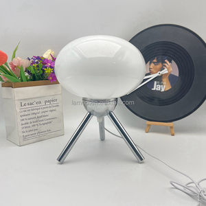 Lámpara de Mesa con Forma de Manzana Inspirada en Instagram, Diseño Creativo Nórdico Vintage para Dormitorio, Mesita de Noche, Estudio, Decoración del Hogar, Iluminación Moderna - Product Image 2