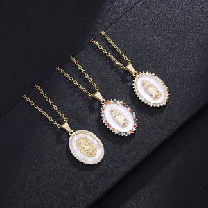 Collana con Pendente in Ottone Placcato Oro 18K Christian, Medaglia della Vergine Maria con Zirconia Cubica Arcobaleno <span class=keywords><strong>per</strong></span> Matrimoni - Product Image 2
