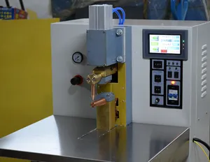 Energy storage type metal welding machine