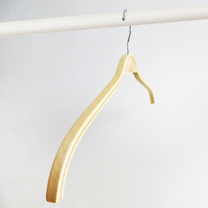 Perchas de madera premium básicas para ropa, diseño plano para exhibición de prendas en suitis de hotel de lujo, percha de madera plana para ropa. - Product Image 2