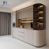 Lemari Samping Kayu Solid Stainless Steel Ramah Lingkungan Modern Tahan Lama dengan Pintu Kaca 5 Kompartemen Hemat Ruang untuk Ruang Tamu