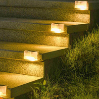 Lampe de clôture d'escalier à énergie solaire LED ABS d'extérieur Lampes murales de jardin à LED Solaires Catégorie de produit Ornements de jardin