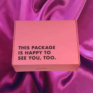 Caja de Cartón Corrugado Rosa Personalizada, Plegable, para Envíos de Aperitivos y Alimentos, con Recubrimiento Personalizado e Impresión - Product Image 1