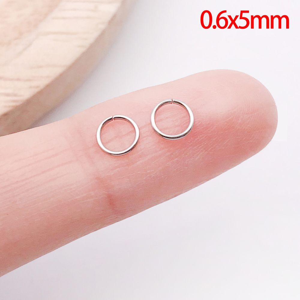 1 anillo de circuito cerrado de color acero de 0,6*5 mm - 0,04 g - 12600