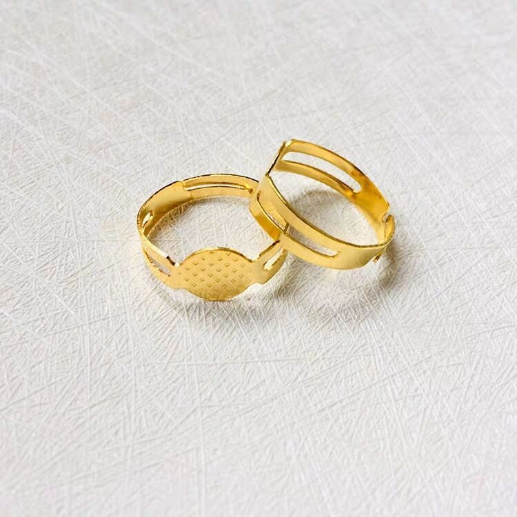 ทอง