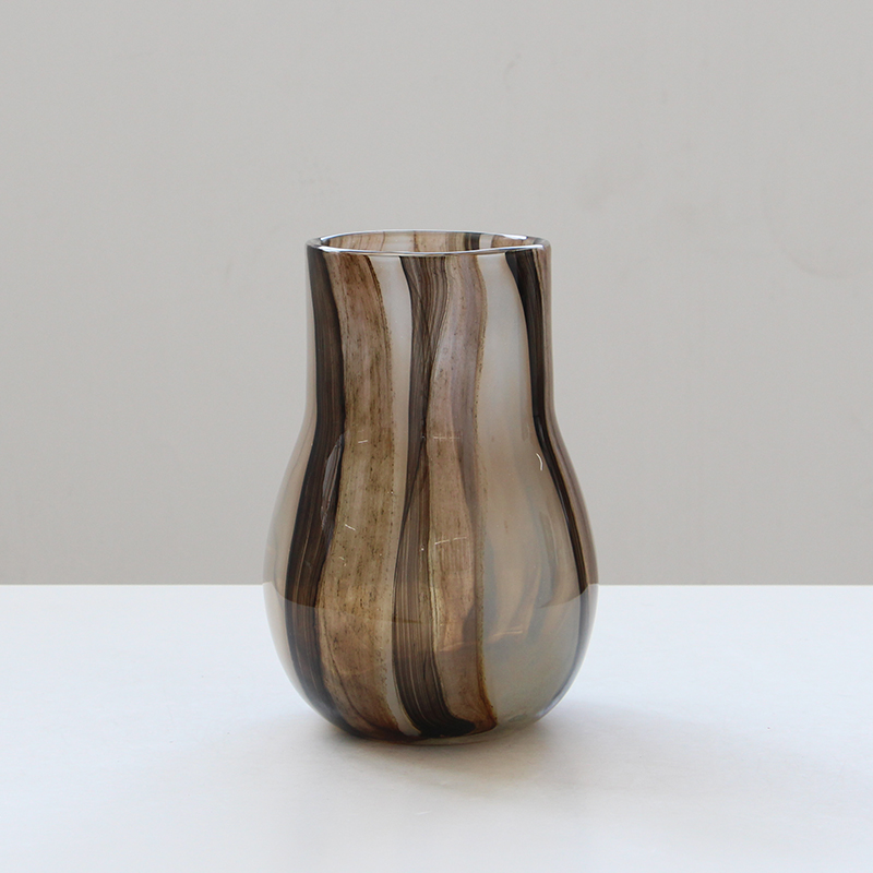 Dia 18 x H 25.6 cm (Dia 7.1 x H 10.1 inch)