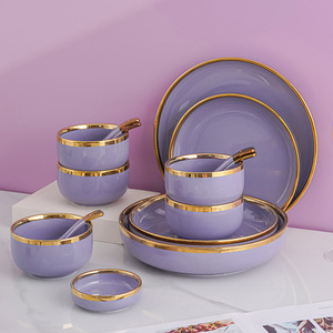 Nouvel ensemble de vaisselle en céramique jetable de style occidental à bord doré, créatif et unique, de renommée internationale, comprenant assiettes plates et bols, pour la maison et les plantes. - Product Image 3