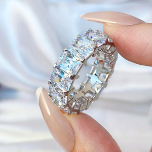 Bague de luxe plaquée or avec diamants CZ 3A pour femmes - Product Image 1