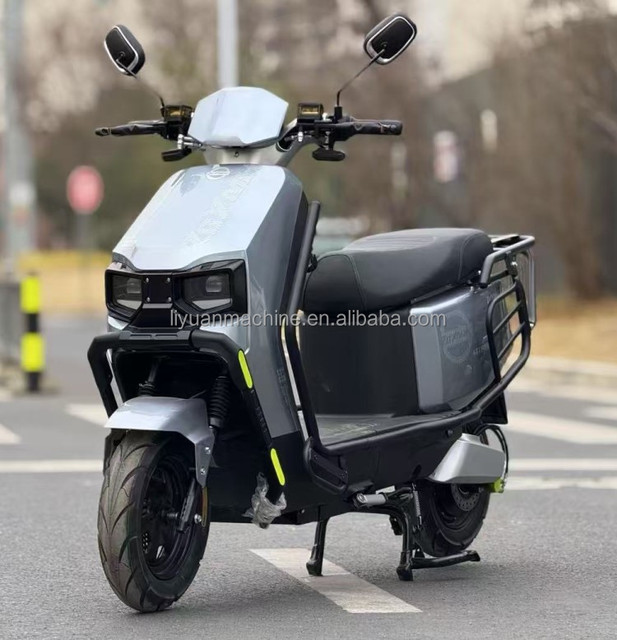 Y4-CQ Wholesale Lead Acid Battery Max Speed 45km/h Two Wheels Long Range Electric Scooter on Road Electric Motorcycle 1kw-2kw