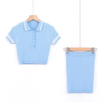 Ensemble deux pièces côtelé style preppy pour femme : haut à revers et manches courtes, mini-jupe taille haute ajustée pour les vacances, le week-end ou les tenues quotidiennes