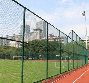 Malla de Alambre Recubierta de Verde para Campos Deportivos, Valla de Cadena de Eslabones de Diamante para el Perímetro de Canchas de Tenis, Venta al Por Mayor - Product Image 5