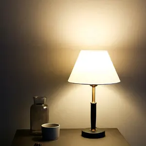 Nordic Style Superieure Kwaliteit Stof Lampenkap Houten Lamphuis Led Tafellamp Slaapkamer Kantoor Lees Bureaulamp Hotel Nachtlampje