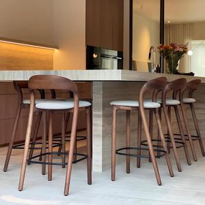 Sgabello da Bar Moderno e Elegante JP, Design Imbottito Durevole con Struttura in Legno, Sedia Alta <span class=keywords><strong>per</strong></span> <span class=keywords><strong>Cucina</strong></span>, <span class=keywords><strong>Soggiorno</strong></span>, Hotel - Product Image 2