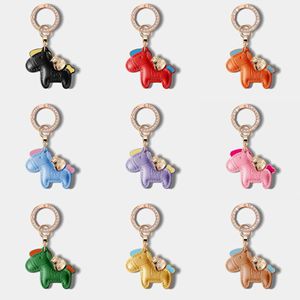 Porte-clés de luxe en cuir PU personnalisé avec motif cheval, breloque de sac, pendentif, porte-clés de voiture – Grande Vente - Product Image 1