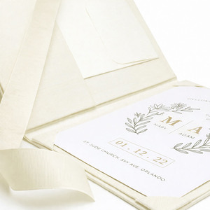 Folio de invitación de boda de lino personalizado, folio de invitación de lino color crema claro, lino crema premium. Soporte para esquinas de cinta - Product Image 2