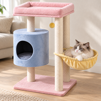 Arbre à chat avec poteaux à gratter, condo pour chat, lit en peluche et hamac suspendu pour le jeu et l'escalade des animaux de compagnie