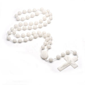 8mm selbst leuchtender Rosenkranz Kreuz Halskette Mode Perlen katholischen Andachts schmuck mit Kruzifix & religiöse Medaille - Product Image 3