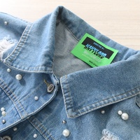 Étiquettes de vêtements avec logo de marque personnalisées par OEM étiquettes de cou tissées lavables de vêtements damassées avec des couleurs mélangées pour vêtements