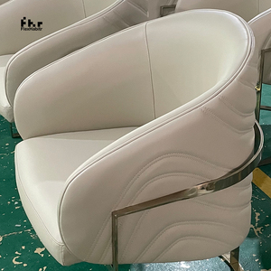 Fauteuil de salle à manger moderne en velours beige avec dossier incurvé et base en forme de traîneau doré pour hôtel, restaurant, maison - Product Image 2