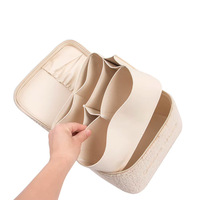 Sac de toilette en peluche beige personnalisé, portable, à une couche, sac de maquillage de voyage en fourrure, sac de toilette en velours pelucheux avec séparateurs