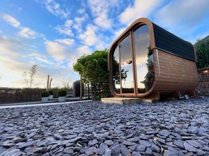 Baño <span class=keywords><strong>de</strong></span> Madera para Exterior, <span class=keywords><strong>de</strong></span> Madera Termotratada o Cedro, para Sauna, con Ventanas Panorámicas. Con porche - Product Image 2