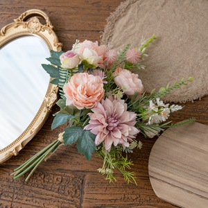 Bouquet de fleurs artificielles Souvenirs du Temps CF02106 pour la décoration intérieure et les accessoires de mariage - Product Image 1