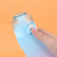 Bouteille d'eau aromatisée 650 ml pour sportifs, avec 7 capsules de parfum fruité, idéale pour les activités de plein air