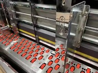 Boîte complètement automatique de carton ondulé faisant l'impression de machine rainurant la machine de découpage