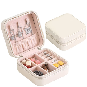 กล่องใส่เครื่องประดับสีชมพูทรงสี่เหลี่ยมพร้อมซิปปิด ช่องใส่ของหลายช่อง พกพาสะดวกสำหรับใส่ต่างหู แหวน สร้อยคอ - Product Image 4
