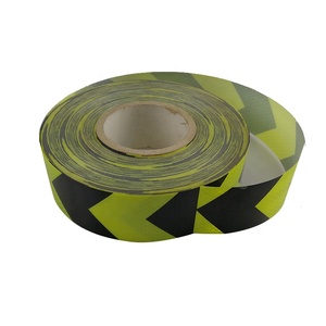 <span class=keywords><strong>Cinta</strong></span> Reflectante Prismática de Alta Intensidad Amarilla y Negra con Flecha, Material PET, para Autos y Camiones - Product Image 5