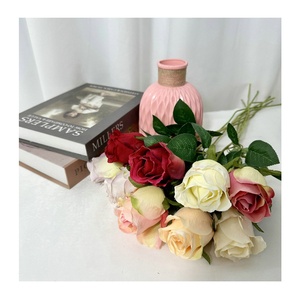 Fleurs artificielles en soie <span class=keywords><strong>rouge</strong></span> de haute qualité pour la décoration de <span class=keywords><strong>table</strong></span> de <span class=keywords><strong>mariage</strong></span> <span class=keywords><strong>et</strong></span> de fêtes, arrangements floraux pour <span class=keywords><strong>mariage</strong></span>, vente en gros - Product Image 6