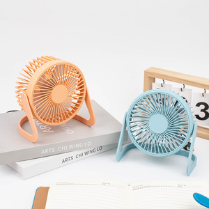 Mini Ventilador USB con Batería Recargable para Escritorio, Oficina, Dormitorio, Opciones de Color Naranja y Azul, Motor DC con Función de Oscilación - Product Image 1
