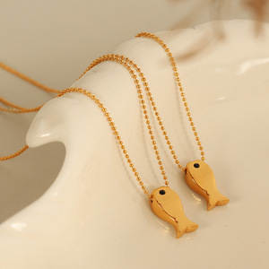 Collar con Colgante de Pez Dorado con Ojo de Diamante, Amuleto con Diseño de Animal para Regalo - Product Image 2