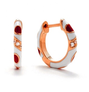Milskye bijoux fins à la mode plaqué <span class=keywords><strong>or</strong></span> 18 carats 925 argent <span class=keywords><strong>créole</strong></span> mini tuscard email leo boucles d'oreilles créoles en émail <span class=keywords><strong>blanc</strong></span> doré - Product Image 4