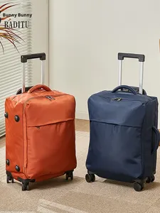 Valigia Trolley Grande e Leggera <span class=keywords><strong>in</strong></span> <span class=keywords><strong>Tessuto</strong></span> di Nylon con Manico Morbido e Caratteristiche Impermeabili <span class=keywords><strong>in</strong></span> <span class=keywords><strong>Tessuto</strong></span> Oxford - Product Image 2