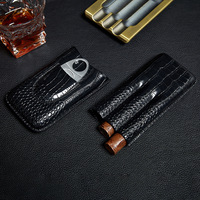 Étui à cigares en cuir marron/noir Faux crocodile portable de luxe à 3 supports avec techniques de laque de coupe en acier inoxydable pour le voyage