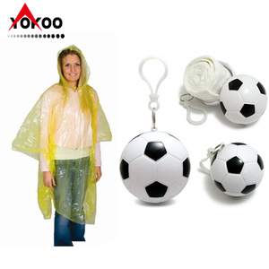 Poncho Impermeable Desechable con Llavero de Balón de Fútbol para Viajes, Poncho Compacto con Balón de Fútbol, Poncho de Emergencia para Lluvia - Product Image 5
