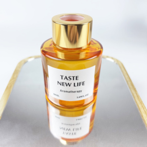 Cadeau de voyage vacances <span class=keywords><strong>parfum</strong></span> personnalisé coton bâton 50ml bouteille en verre ronde <span class=keywords><strong>recharge</strong></span> de <span class=keywords><strong>parfum</strong></span> huile <span class=keywords><strong>diffuseur</strong></span> de roseaux avec marque privée - Product Image 4