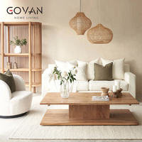 Cette table basse en bois massif de style scandinave convient à une utilisation dans les salles d'accueil familiales et les hôtels