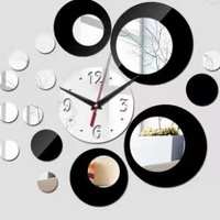 Jam Dinding Stiker Akrilik Kuarsa Fashion Mirror dengan Jarum Penunjuk Desain Art Deco Hitam Emas Merah Dekorasi Hadiah