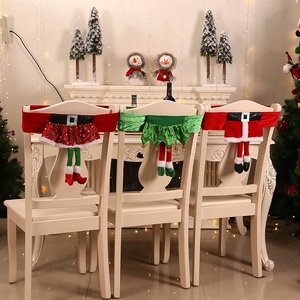 Housse de chaise thème Père Noël et ensemble de housses de poupée de Noël – Décoration adorables pour chaises de salle à manger lors des fêtes et des célébrations - Product Image 3