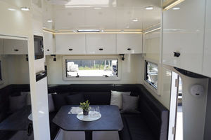 Camping-car Manley Expedition 4X4, camping-car coulissant pour camion, plateau plat pour camions à plateau plat, camping en plein air, capacité de couchage pour 4 personnes - Product Image 4