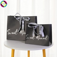 Sacs cadeaux en papier beige personnalisés avec votre propre logo, ruban imprimé or, poignées en corde, sacs d'emballage pour boutiques de détail, mariages