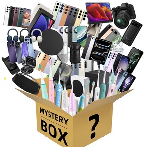 صندوق المفاجآت الغامض المتقدم بنسبة 100%، يتضمن تقييمات الحظ، وحدات تحكم ألعاب، إلكترونيات مبتكرة، لوحات ماوس عشوائية، وساعات - Product Image 1